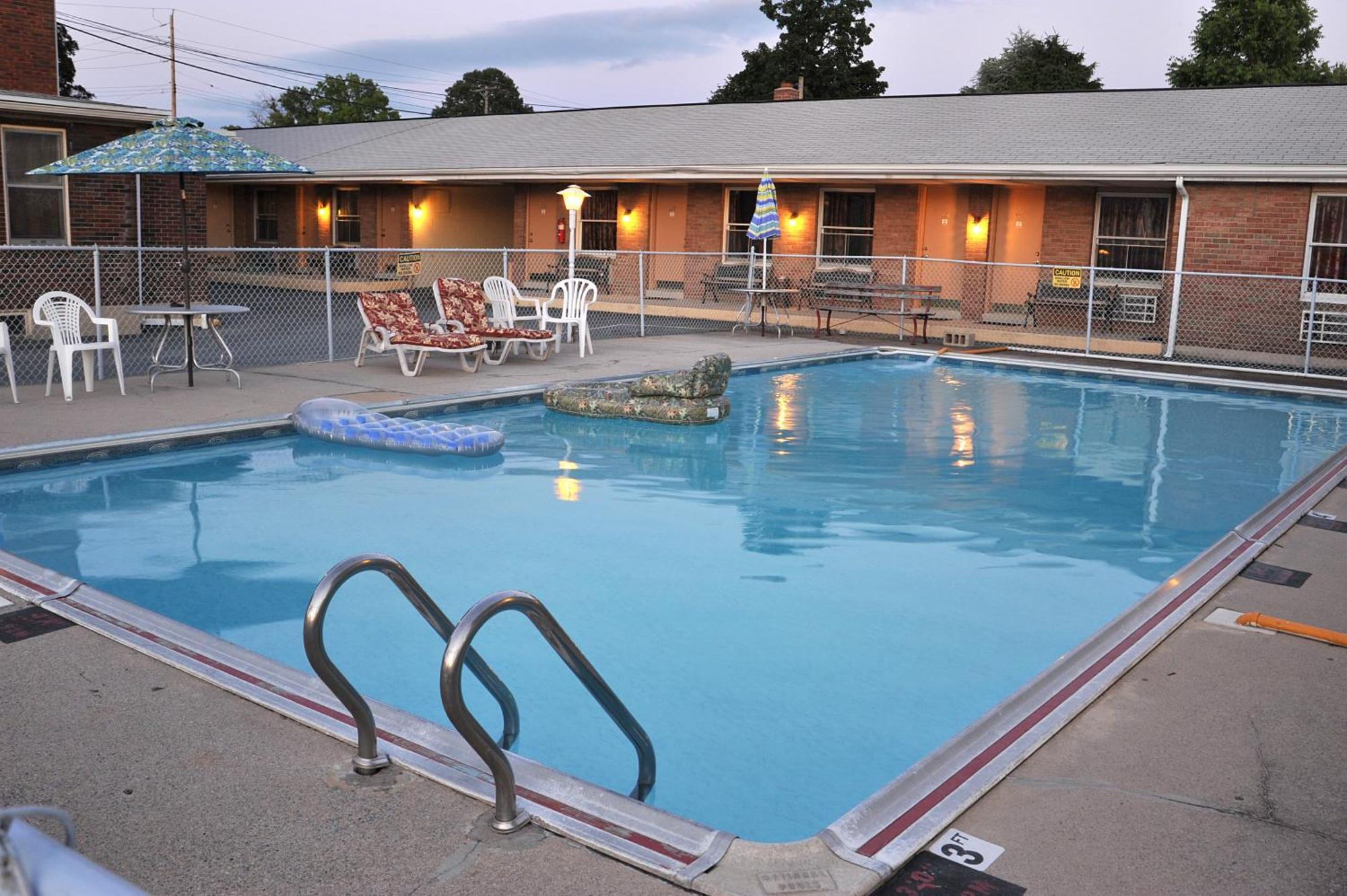 Dutch Motel By Oyo Near Hershey Park Палмира Екстериор снимка